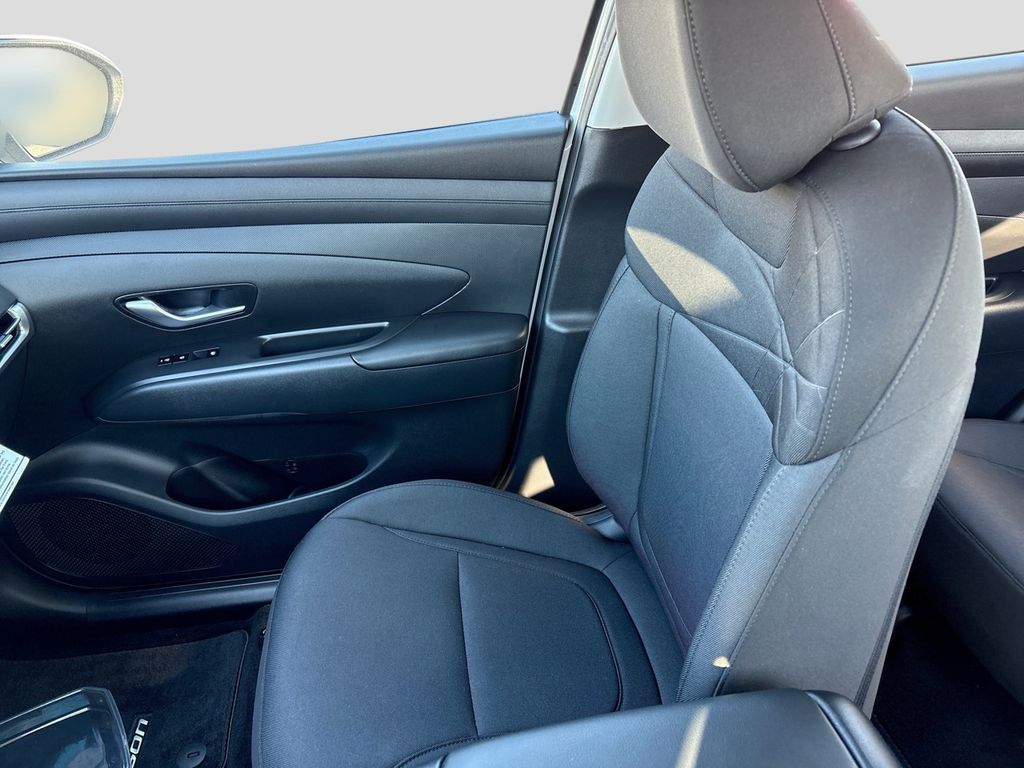 2025 Hyundai Tucson SE - Photo 20