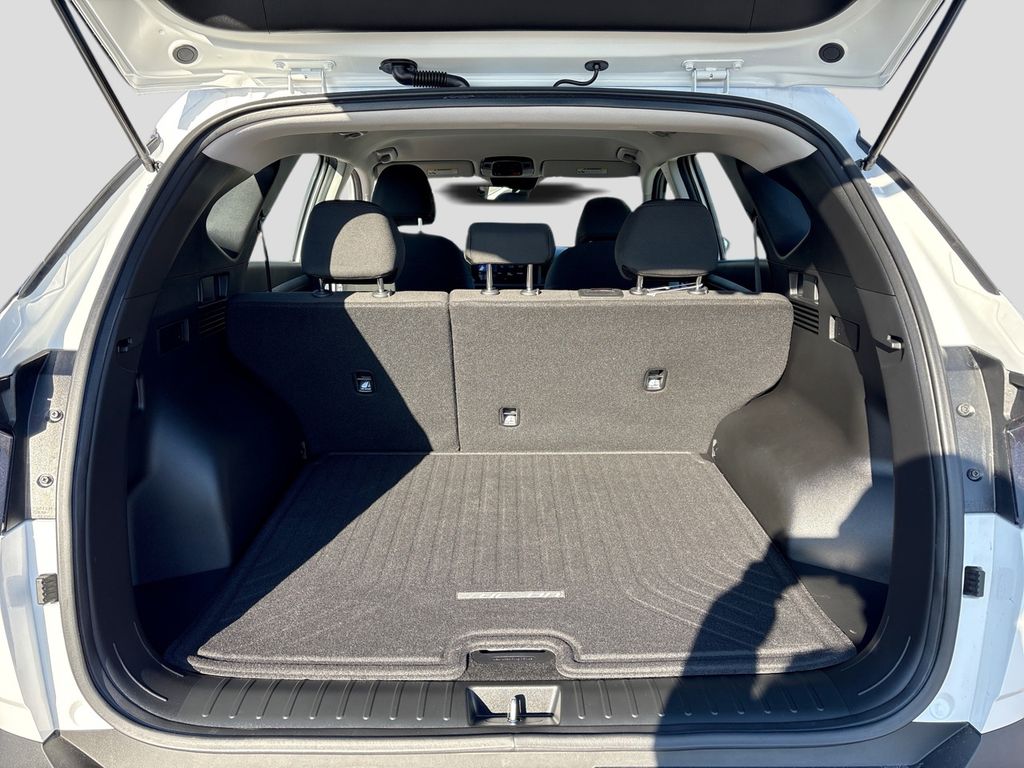2025 Hyundai Tucson SE - Photo 22
