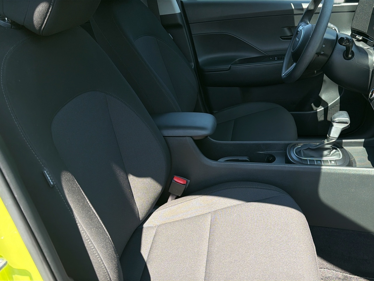 2024 Hyundai Kona SE - Photo 25