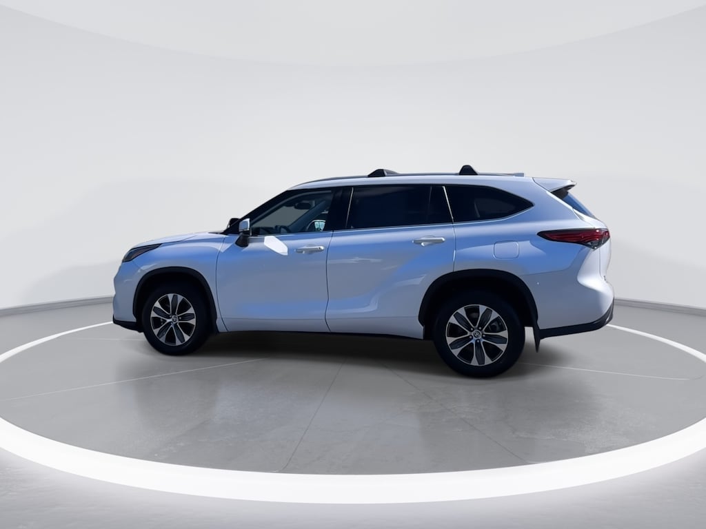 Used 2022 Toyota Highlander XLE SUV
