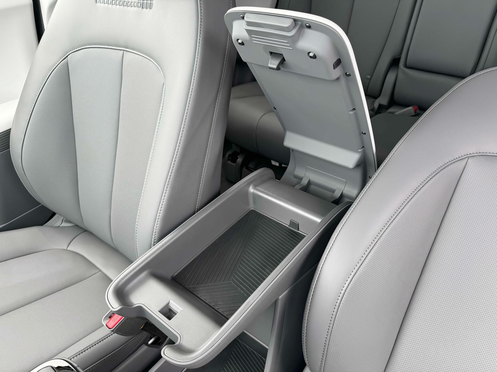 2025 Hyundai IONIQ 5 SEL - Photo 18