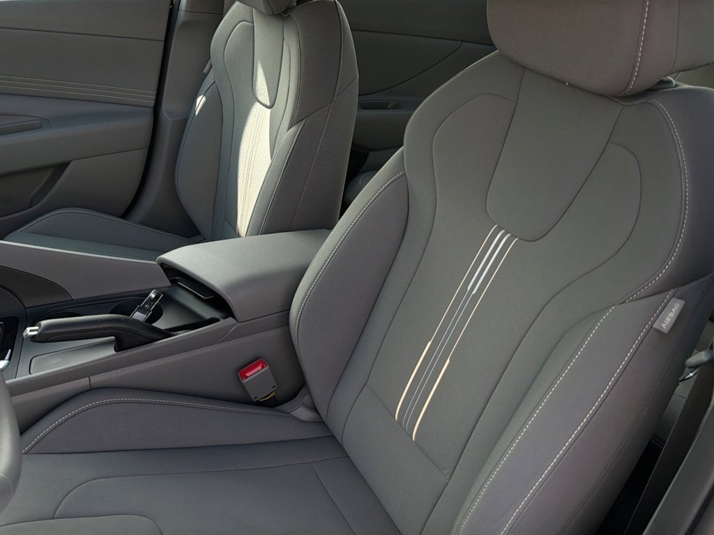 2026 Hyundai Elantra SEL Sport - Photo 19