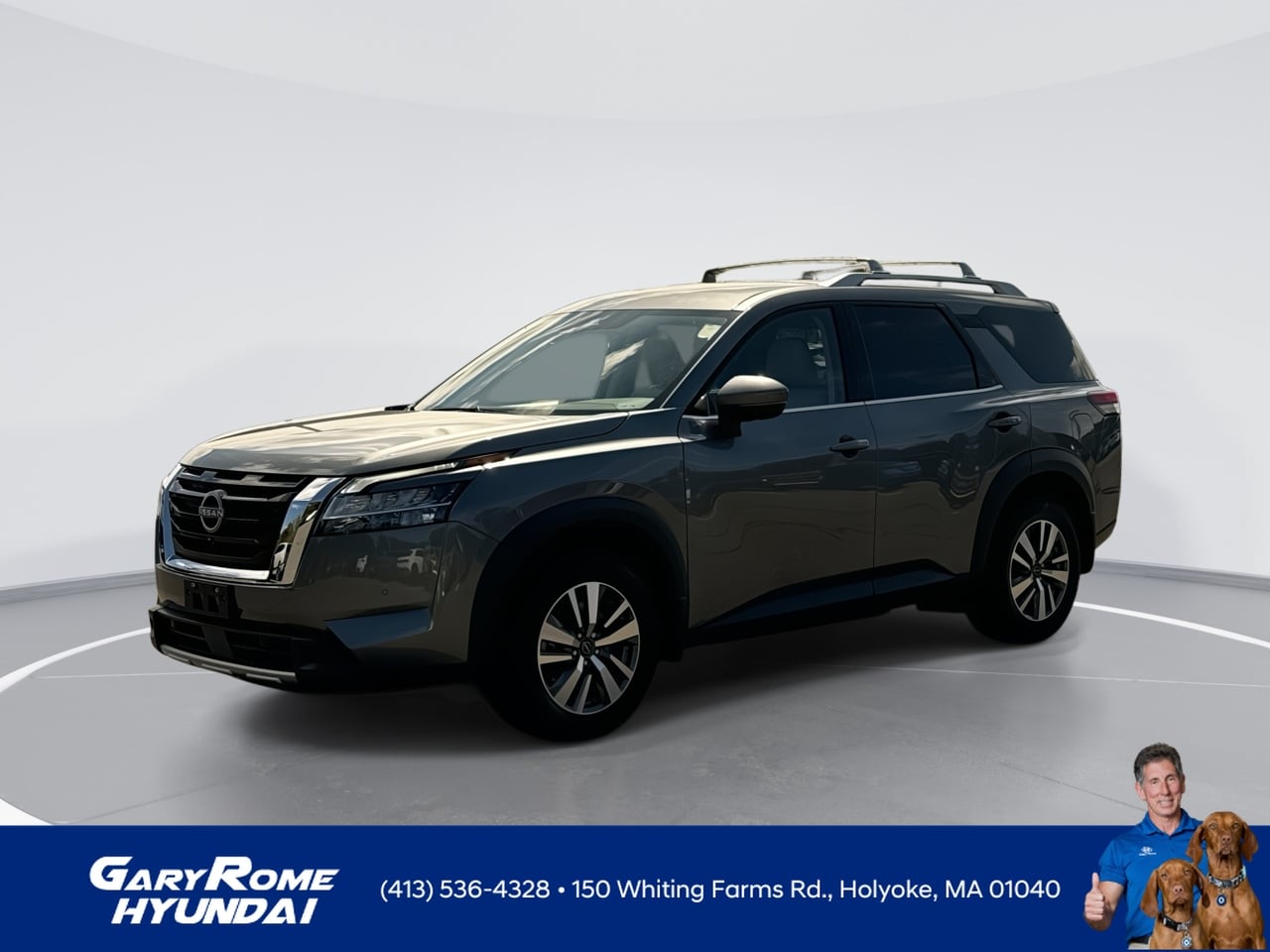 2024 Nissan Pathfinder SL's photo