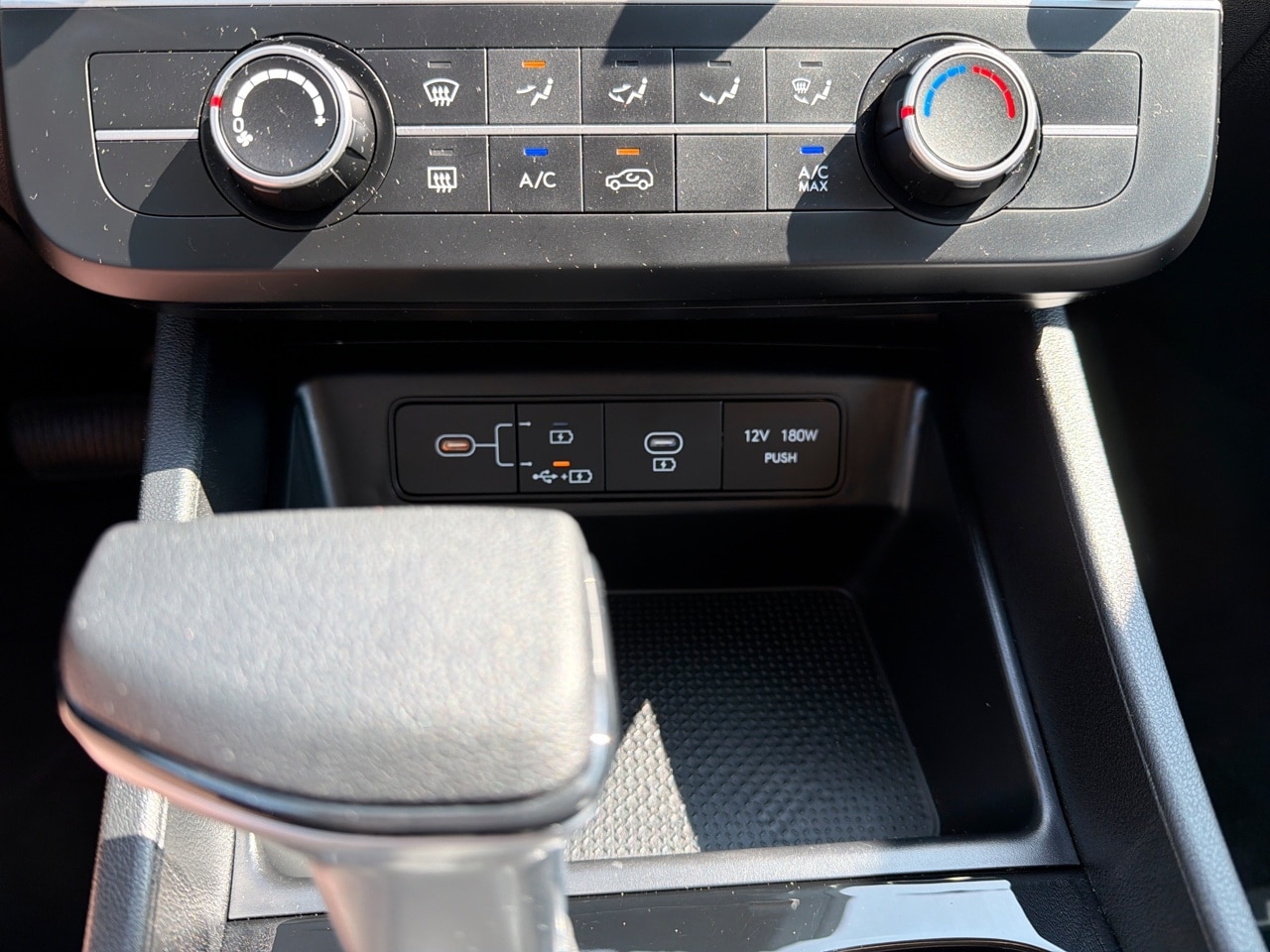 2025 Hyundai Tucson SE - Photo 24