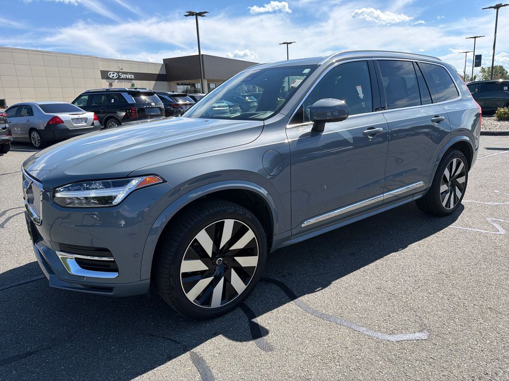 2023 Volvo XC90 Recharge Plug-In Hybrid