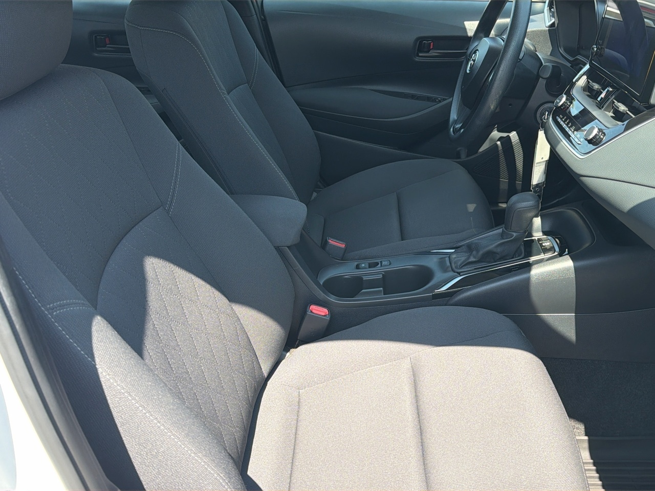 2024 Toyota Corolla LE - Photo 25