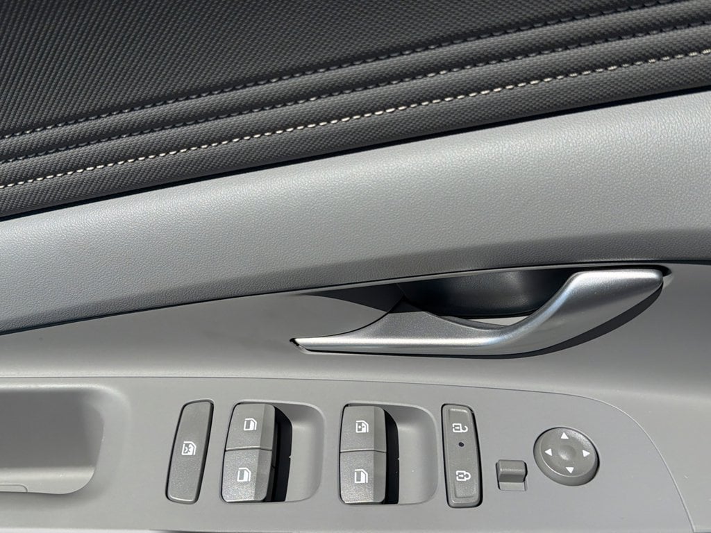 2025 Hyundai Elantra SEL - Photo 17
