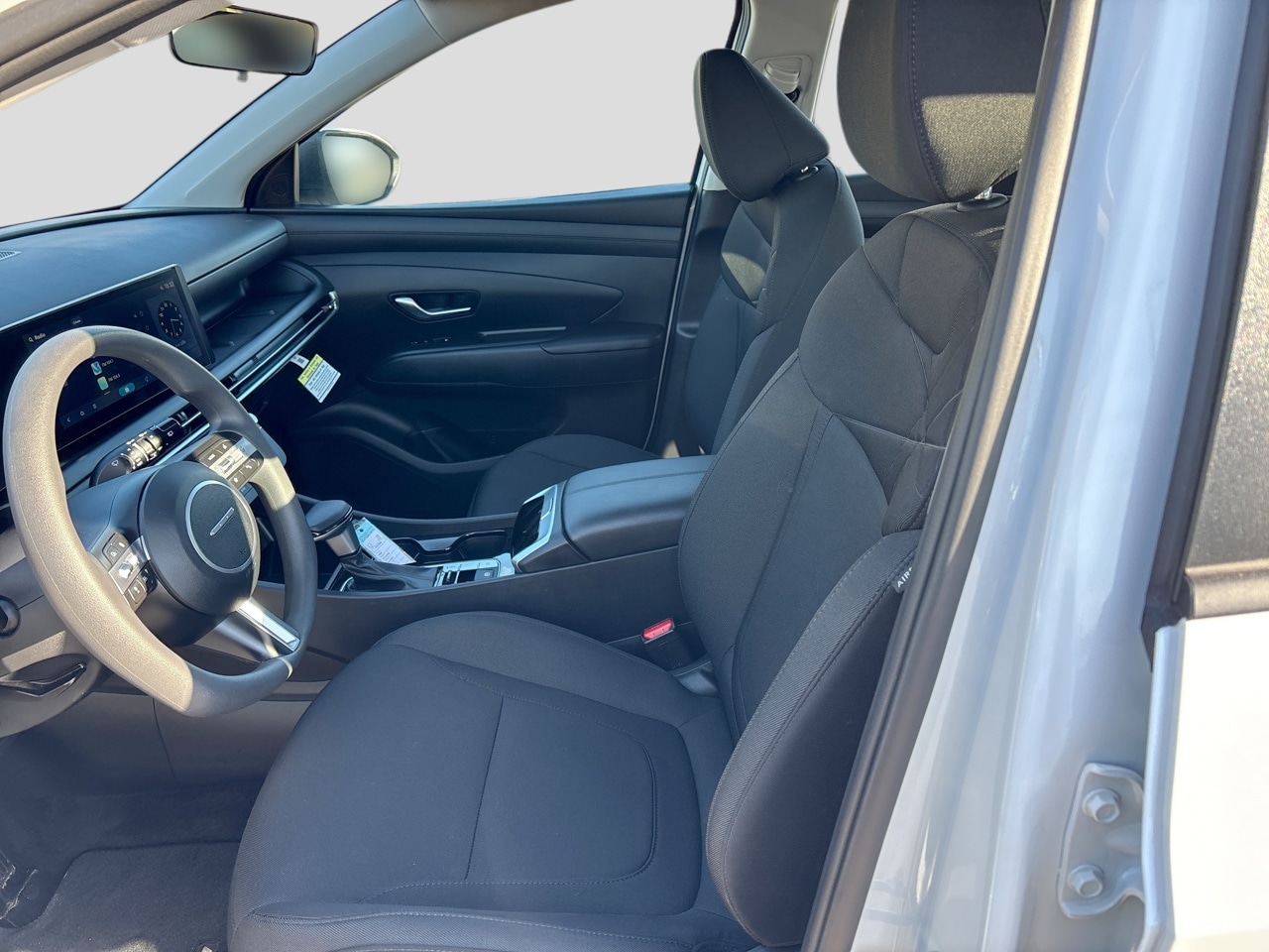 2025 Hyundai Tucson SE - Photo 14