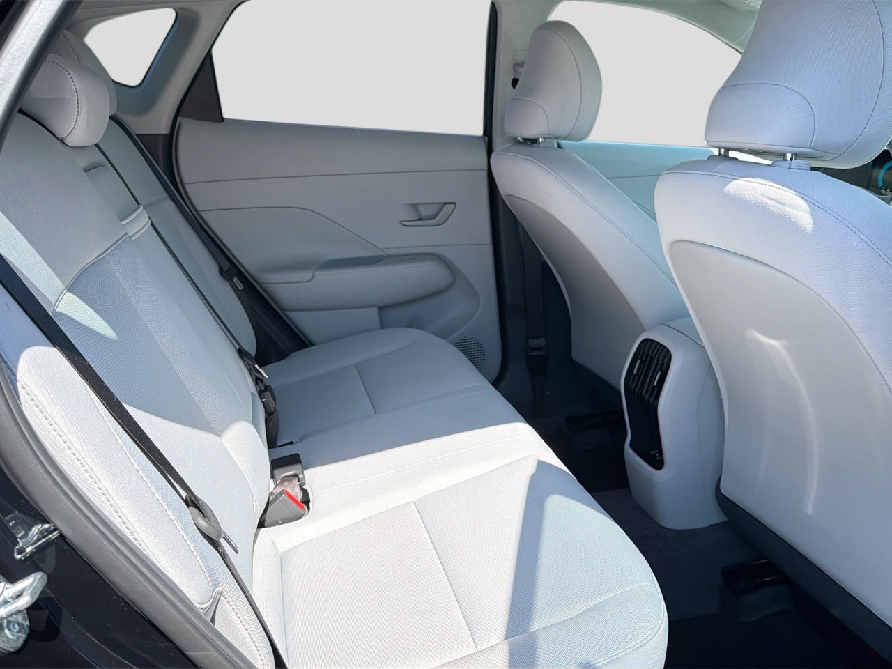 2025 Hyundai Kona SEL - Photo 26