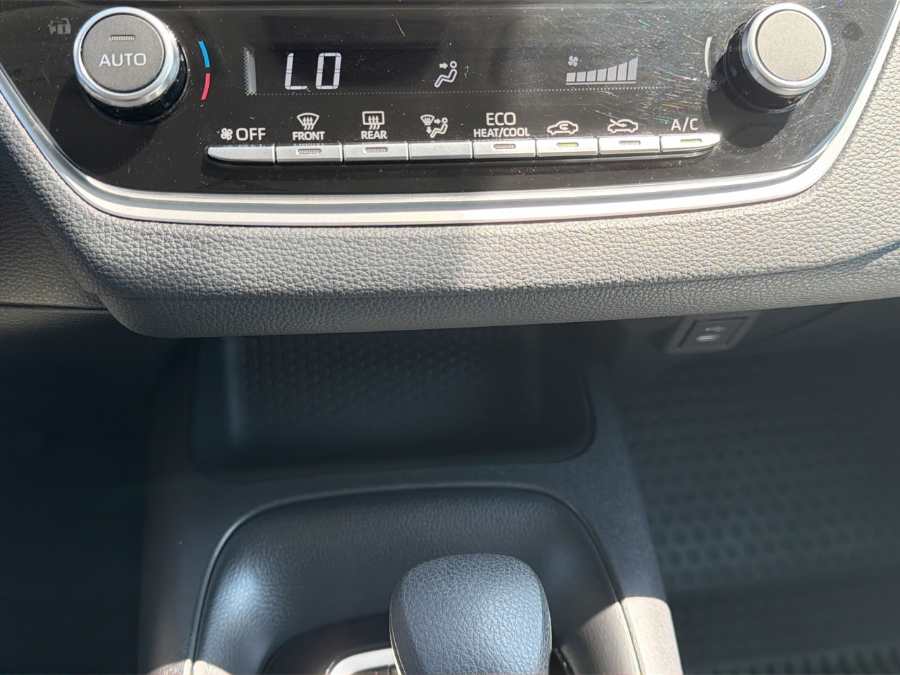 2024 Toyota Corolla LE - Photo 24