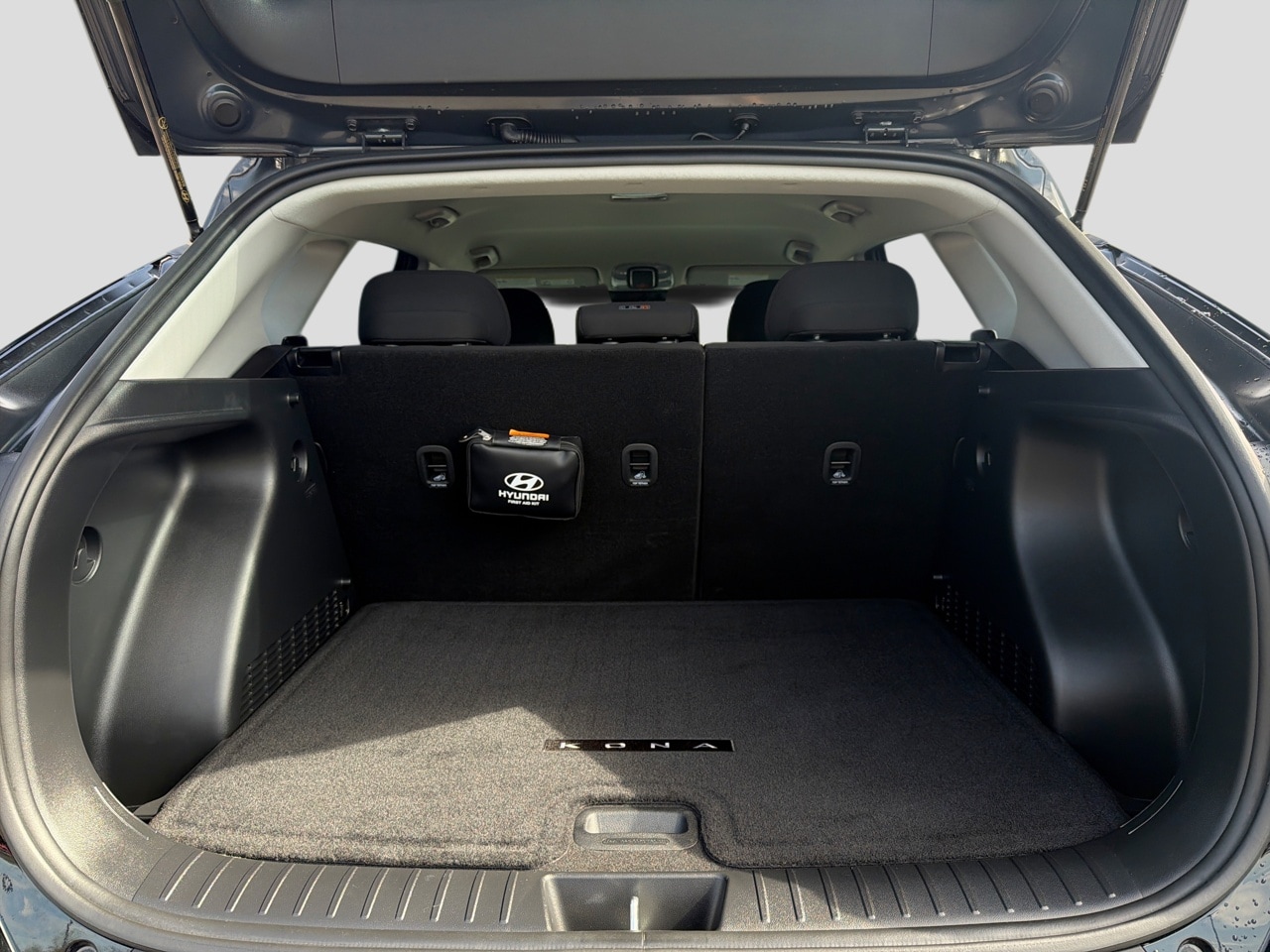 2025 Hyundai Kona SE - Photo 22
