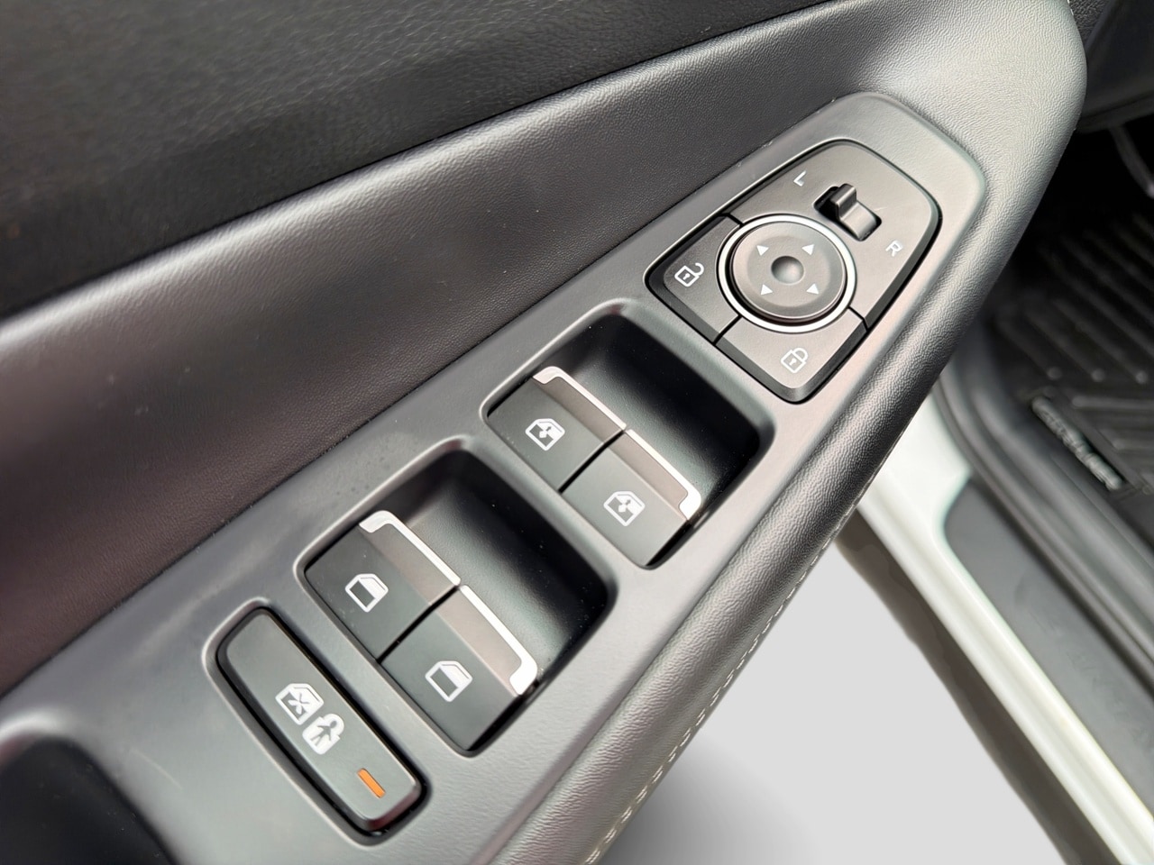 2023 Hyundai Santa Fe SEL - Photo 16