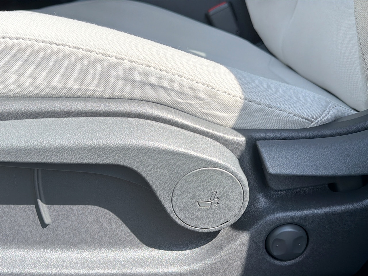 2024 Hyundai Santa Fe SE - Photo 17