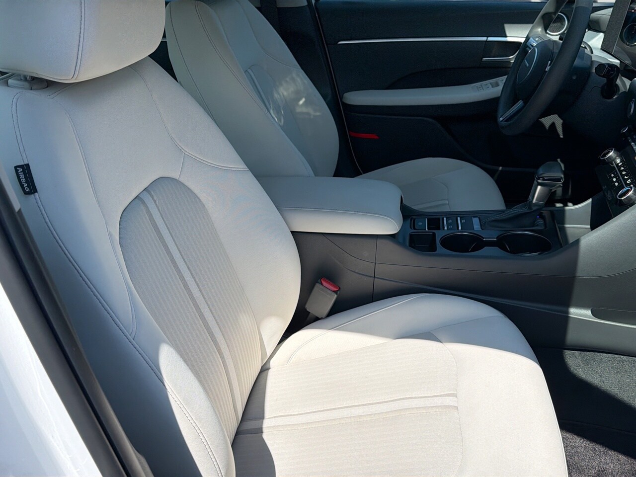 2025 Hyundai Sonata SE - Photo 24