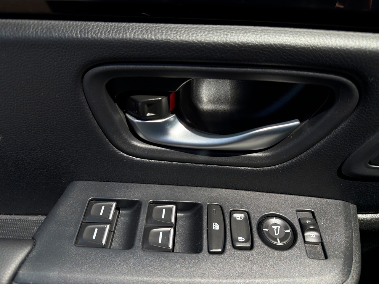 2025 Honda Pilot EX-L - Photo 16