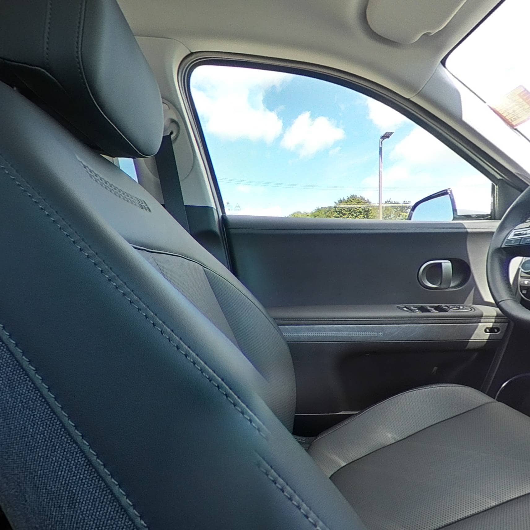 2026 Hyundai IONIQ 5 Limited - Photo 34