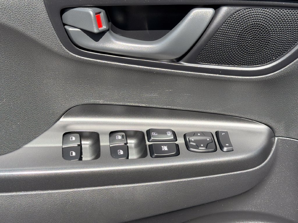 2023 Hyundai Kona SEL - Photo 12