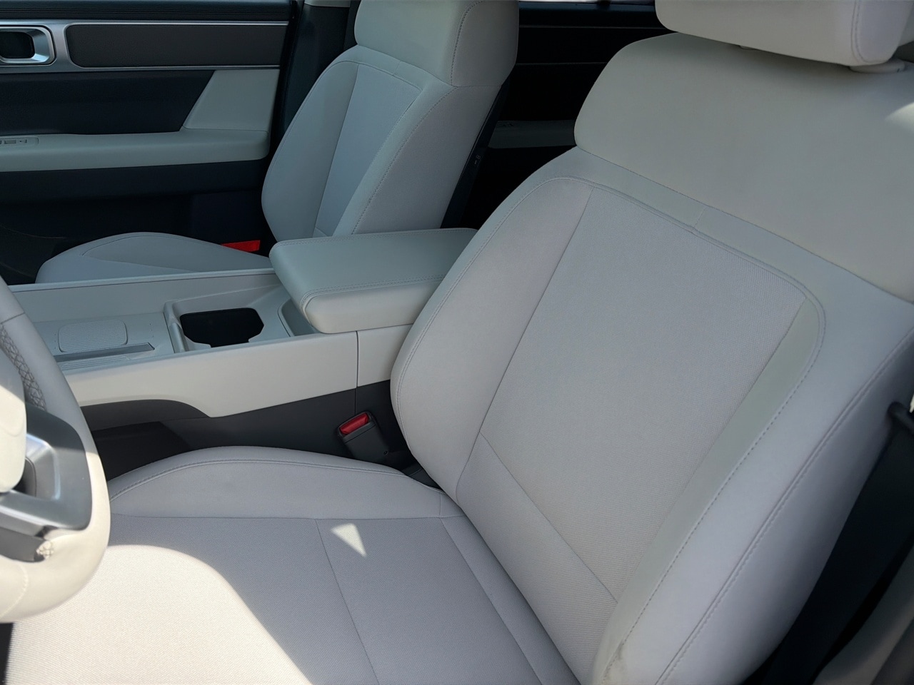 2024 Hyundai Santa Fe SE - Photo 18