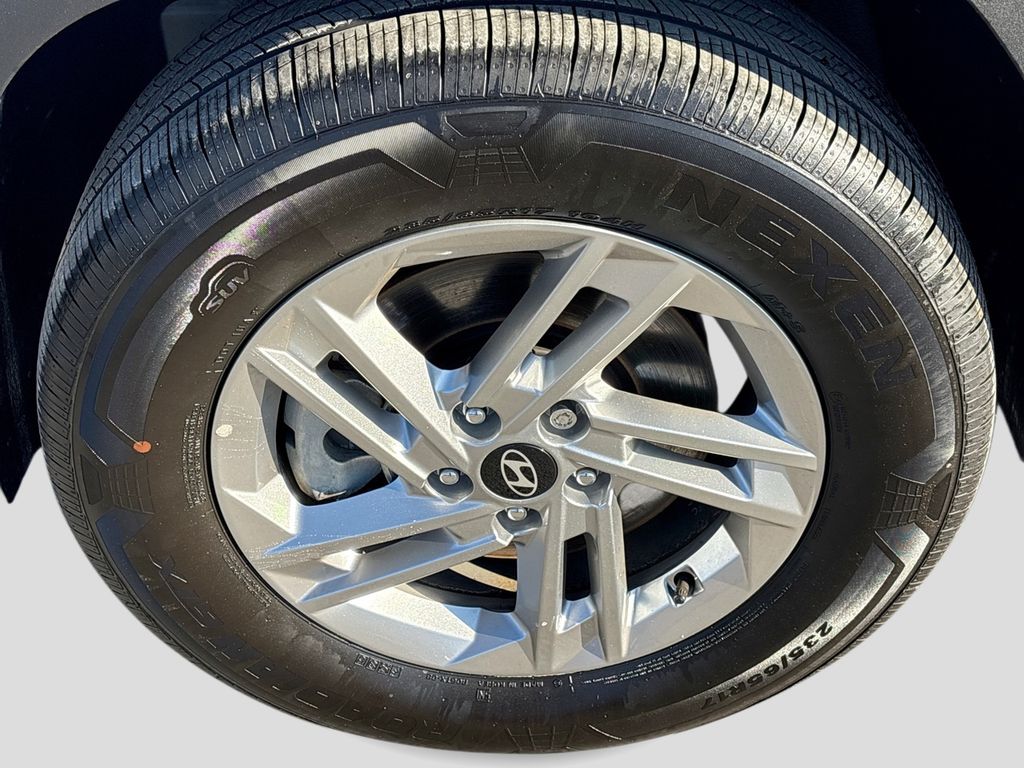 2025 Hyundai Tucson SE - Photo 11
