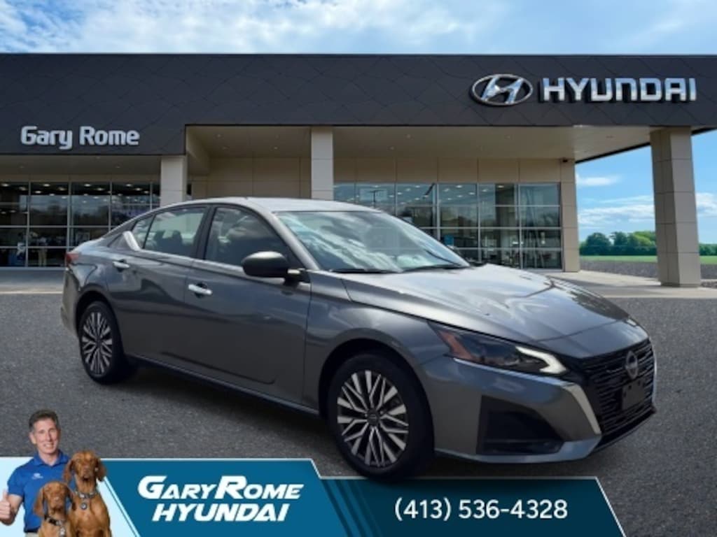 Used 2025 Nissan Altima SV Sedan