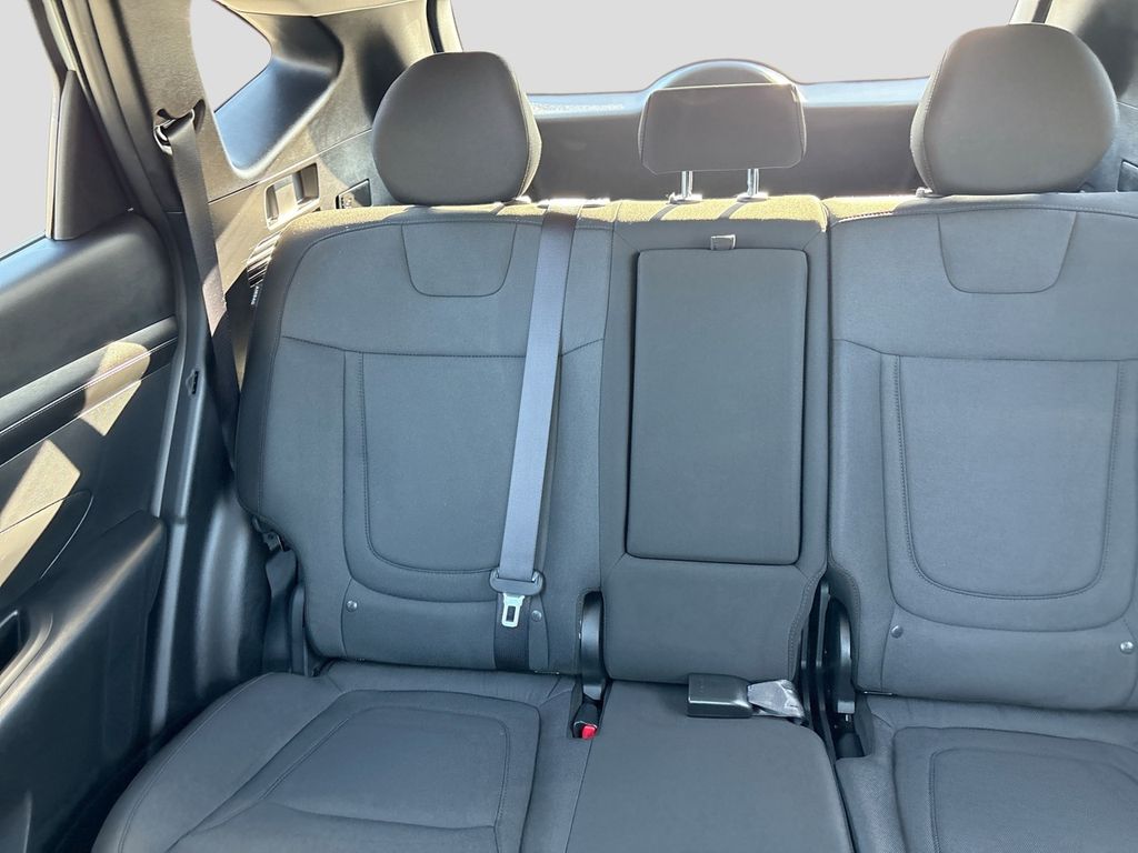 2025 Hyundai Tucson SE - Photo 21
