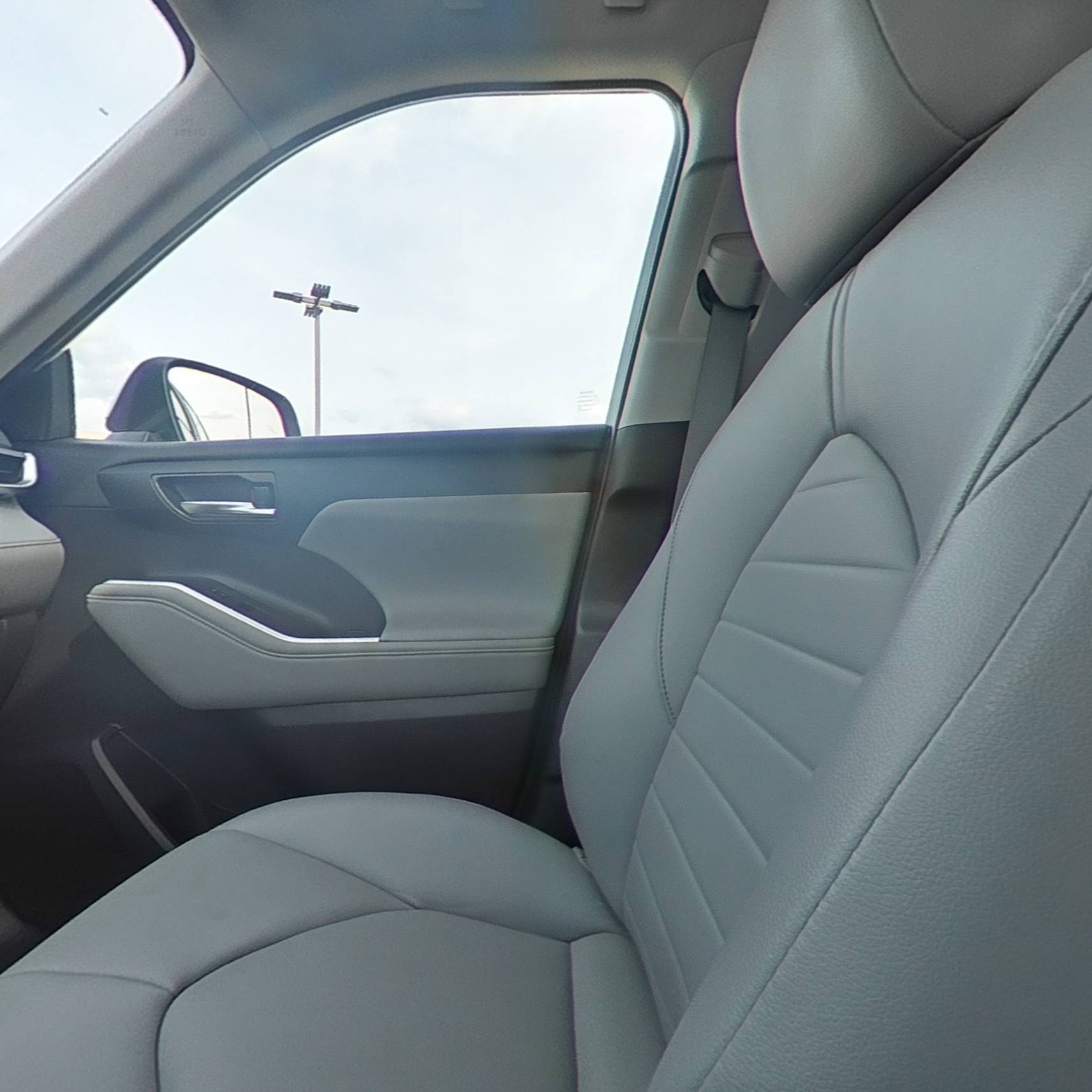 2023 Toyota Highlander XLE - Photo 28