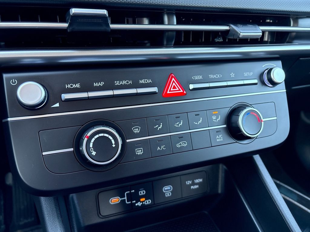 2025 Hyundai Tucson SE - Photo 19