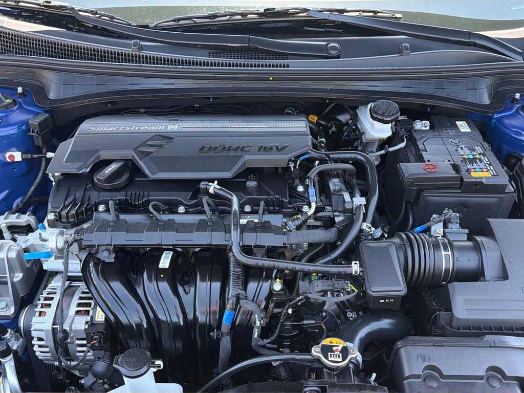 2025 Hyundai Elantra SEL - Photo 15
