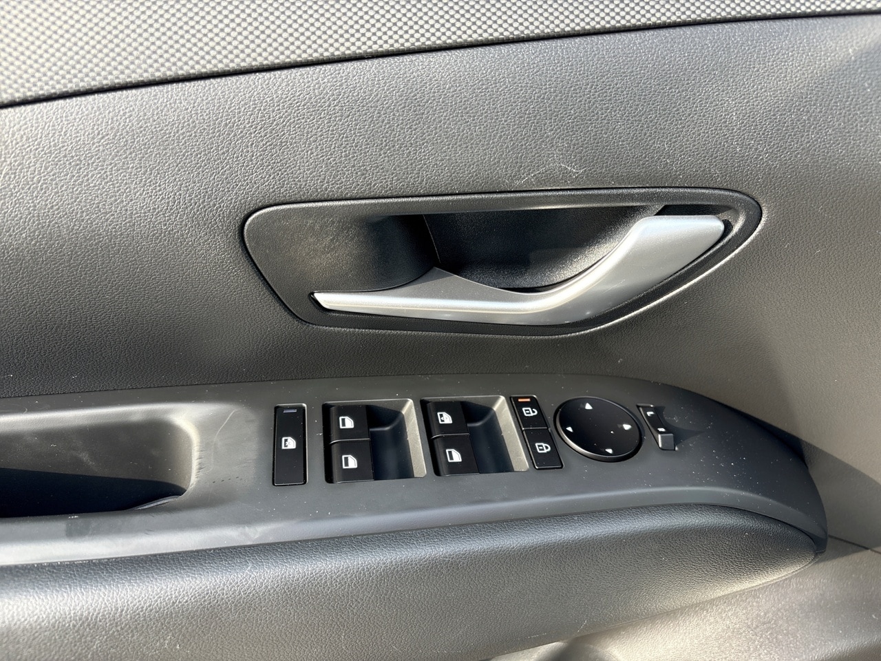 2025 Hyundai Tucson SE - Photo 12