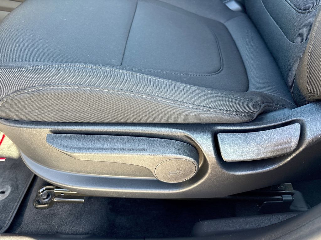 2025 Hyundai Tucson SE - Photo 13