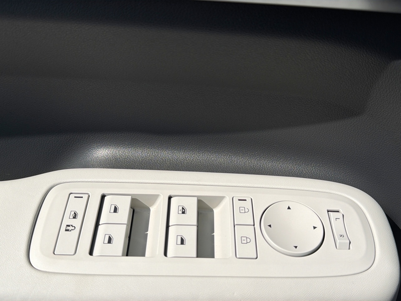 2024 Hyundai Santa Fe SE - Photo 16