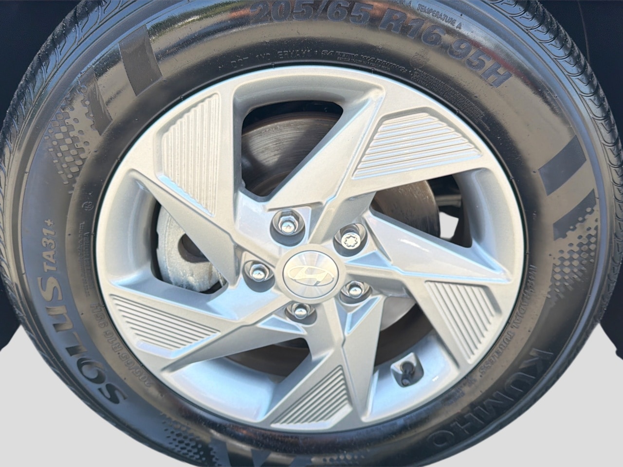 2025 Hyundai Sonata SE - Photo 14