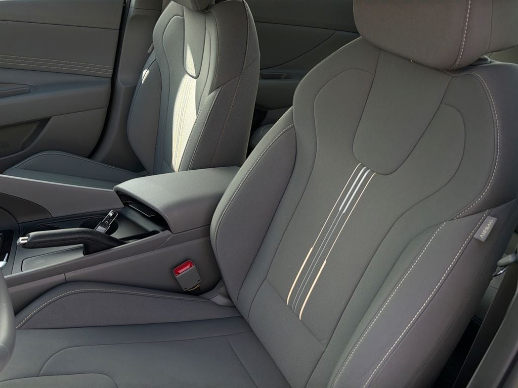 2026 Hyundai Elantra SEL Sport - Photo 18
