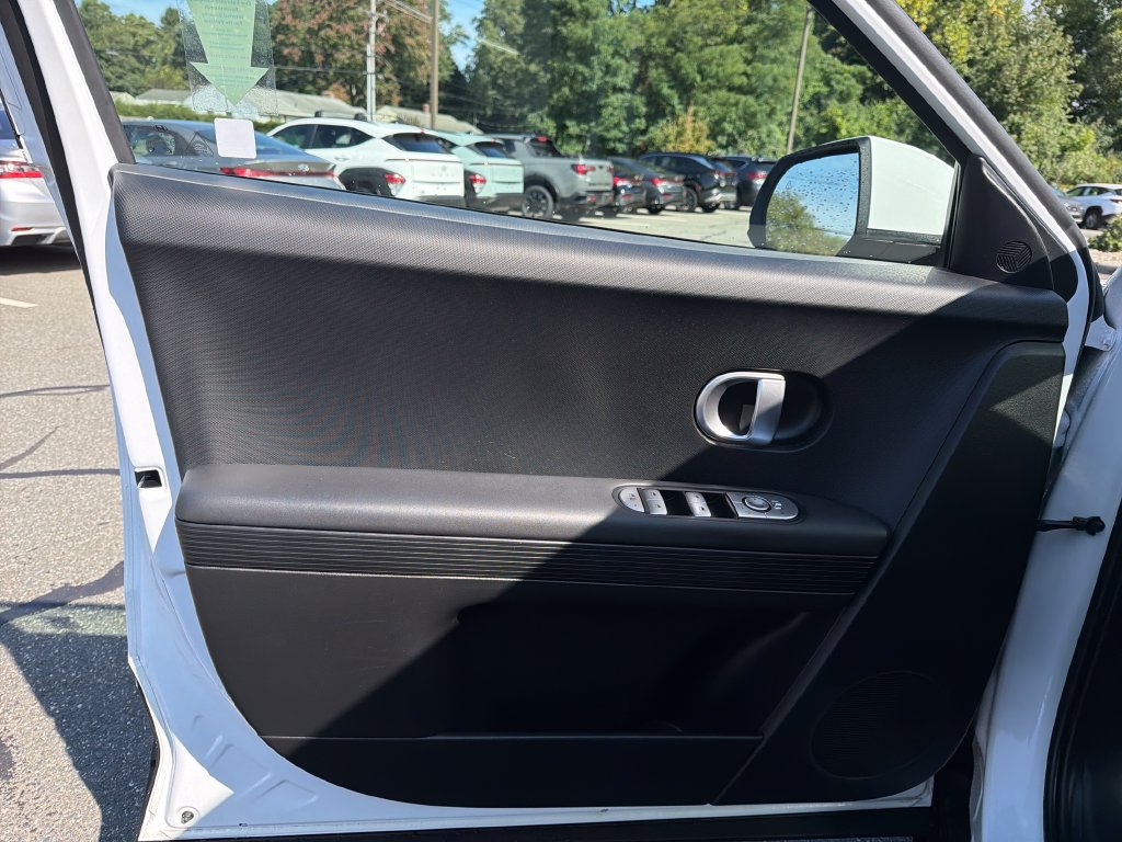 2023 Hyundai IONIQ 5 SE - Photo 11