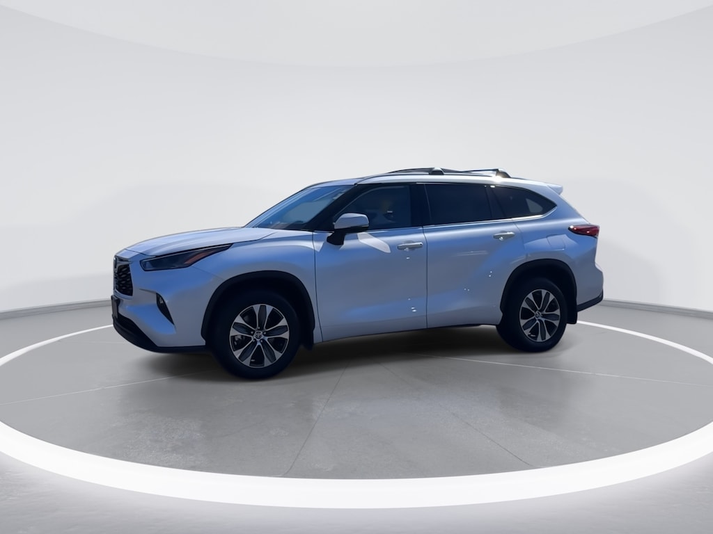 Used 2022 Toyota Highlander XLE SUV