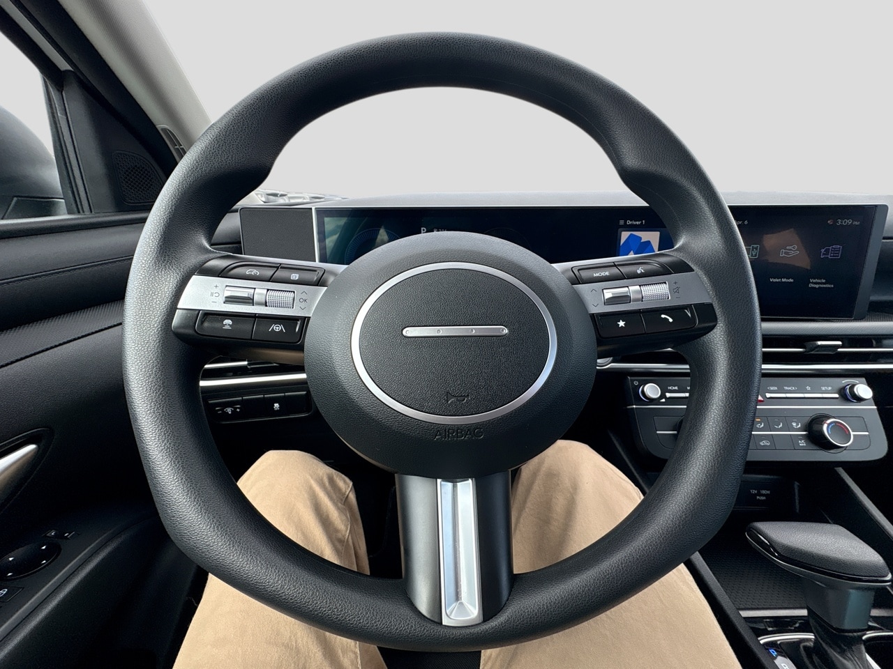 2025 Hyundai Tucson SE - Photo 15
