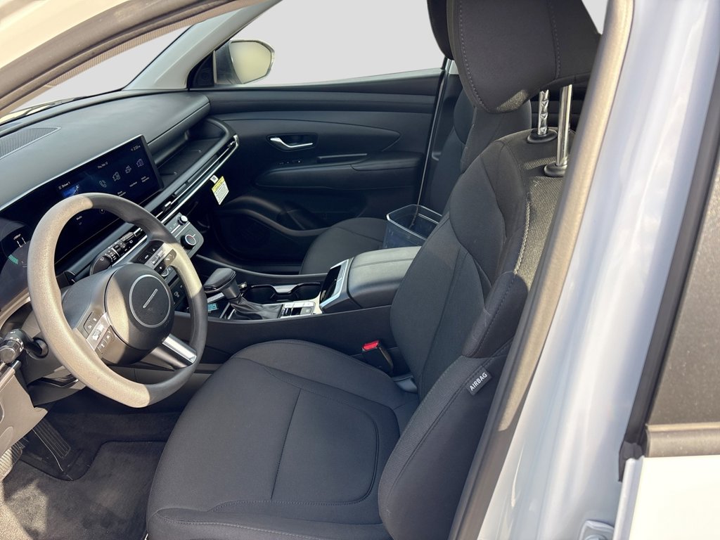 2025 Hyundai Tucson SE - Photo 15