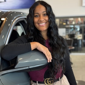 Staff member Evelyn Liriano from 7d81a3bc0715