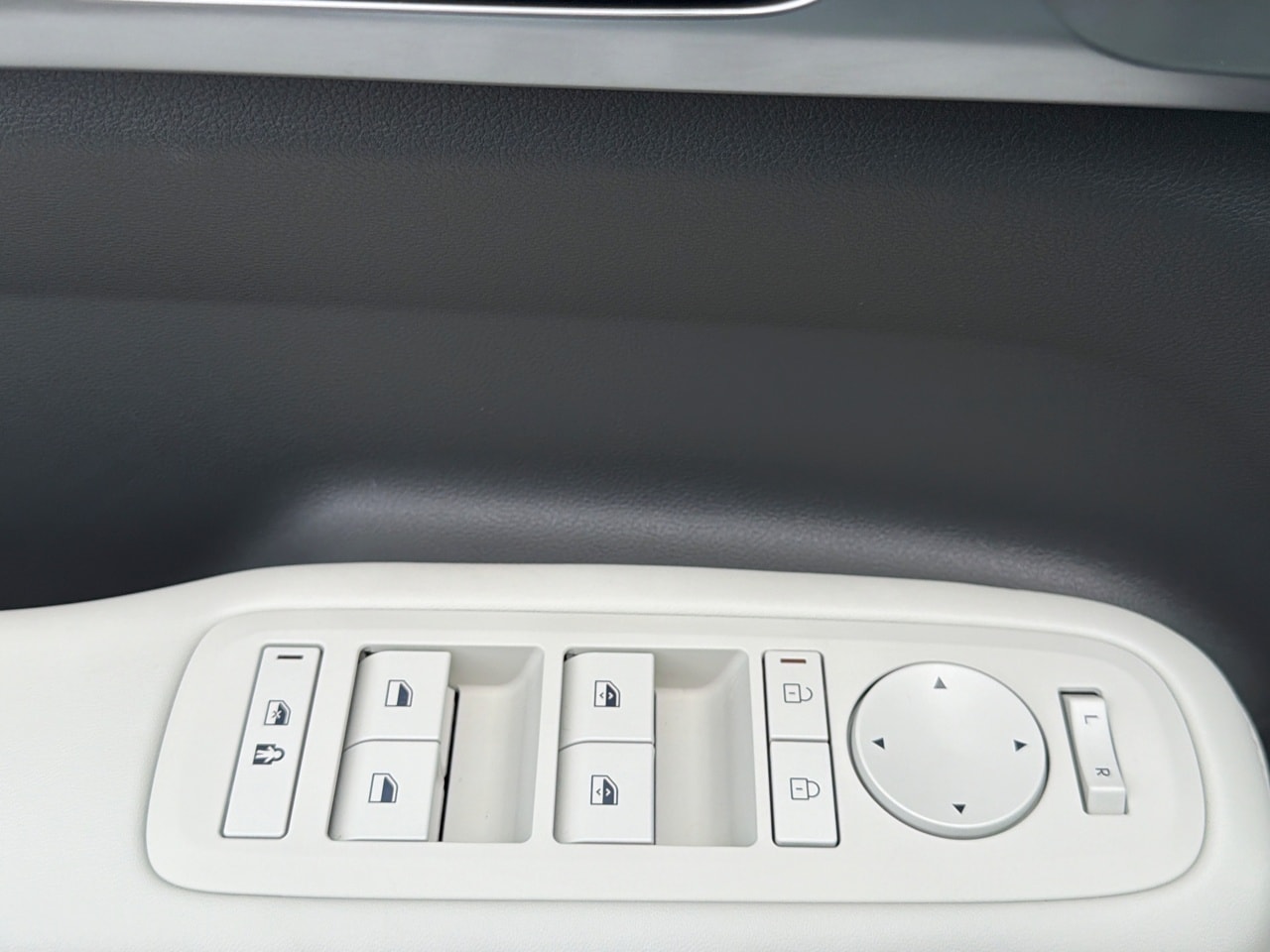 2026 Hyundai Santa Fe SEL - Photo 16