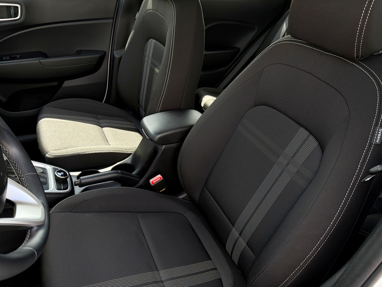 2023 Hyundai Venue SEL - Photo 18