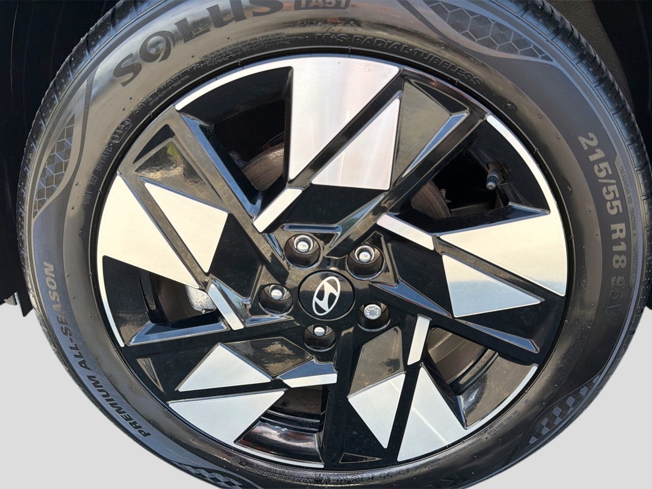 2025 Hyundai Kona SEL - Photo 14