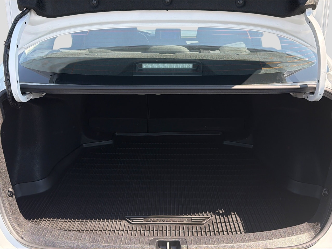 2024 Toyota Corolla LE - Photo 27
