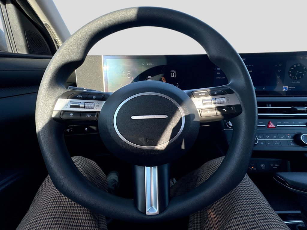 2025 Hyundai Tucson SE - Photo 15