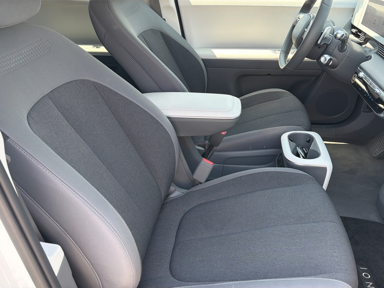 2024 Hyundai IONIQ 5 SEL - Photo 25