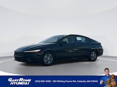 2025 Hyundai Elantra SE Sedan