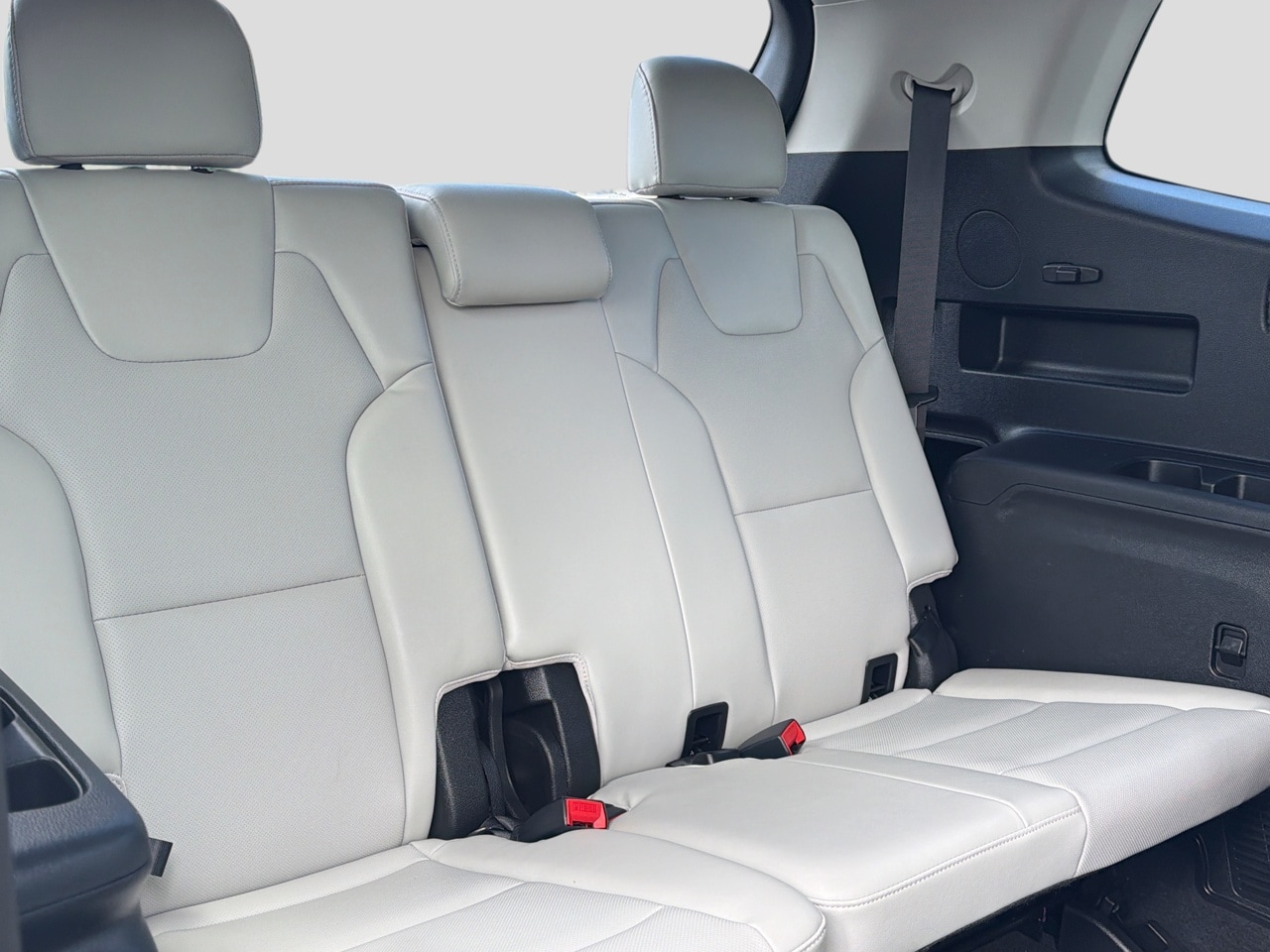 2023 Kia Telluride S - Photo 28