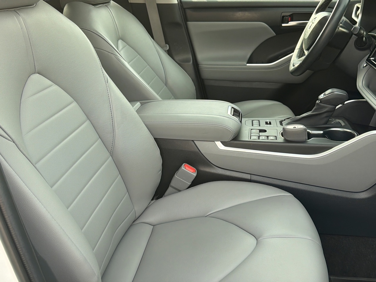 2023 Toyota Highlander XLE - Photo 21