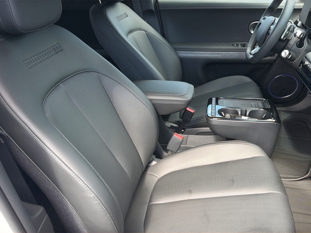2026 Hyundai IONIQ 5 Limited - Photo 26