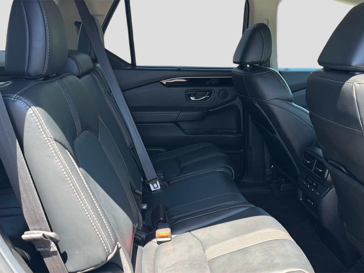 2025 Honda Pilot EX-L - Photo 25