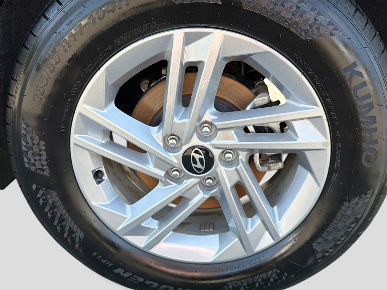 2025 Hyundai Tucson SE - Photo 14